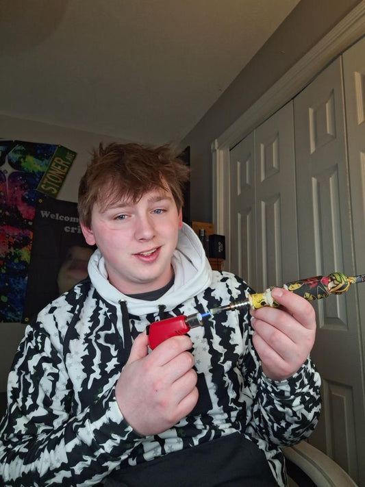 Joint Juggernaut : Comedic 420 Product Reviewer